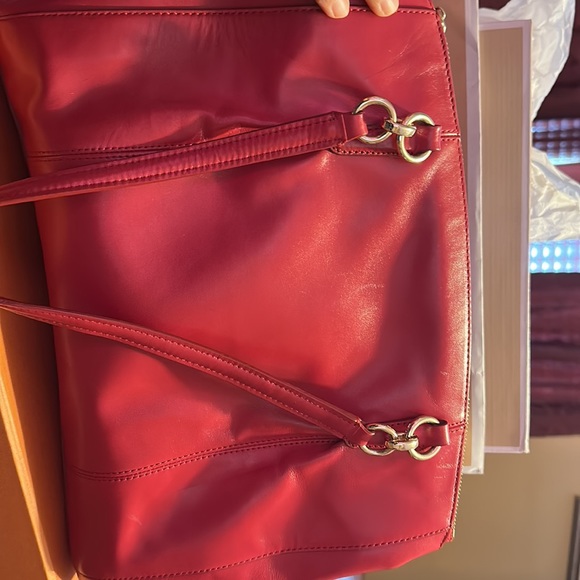 COACH LEATHER CARRIE TOTE SHOULDER BAG SATCHEL RED - Picture 2 of 6